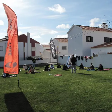Guest house Surfmoments House & School Baleal