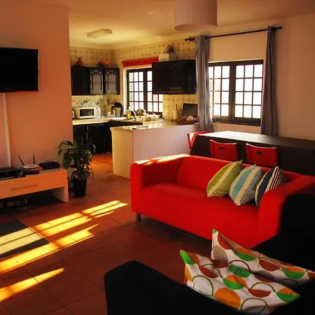 Guest house Surfmoments House & School 2*