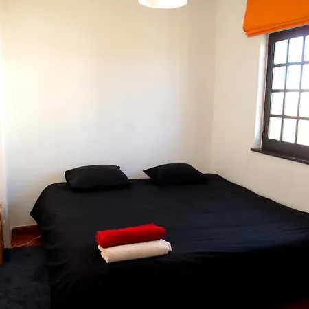 Surfmoments House & School Guest house Baleal