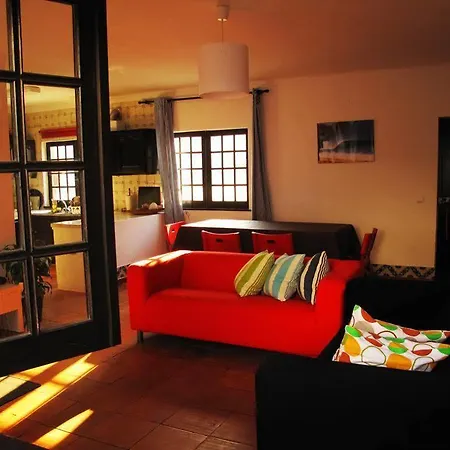 Surfmoments House & School Guest house