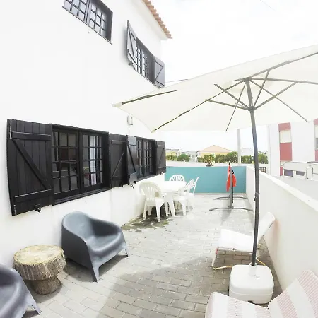 Guest house Surfmoments House & School
