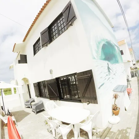 Surfmoments House & School 2*