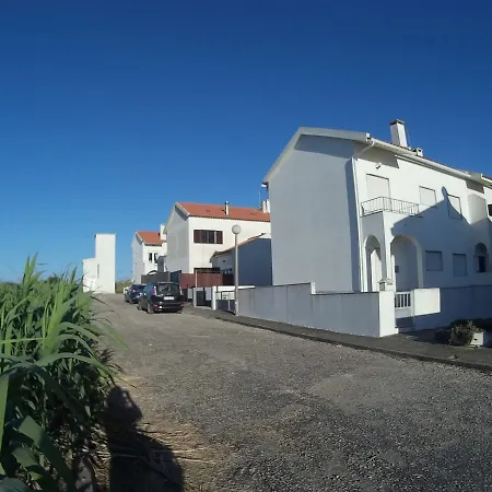Surfmoments House & School 2*