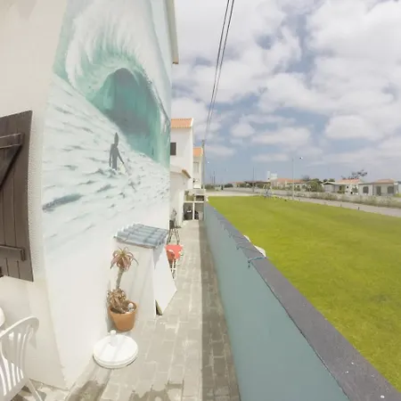 Guest house Surfmoments House & School
